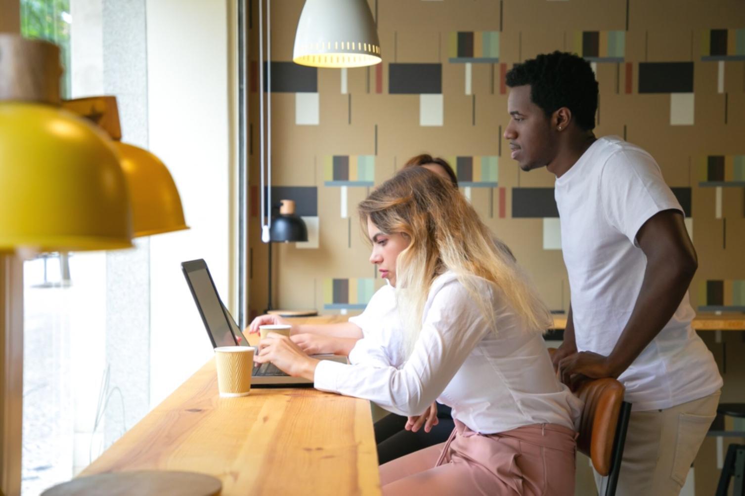 Sesión práctica de análisis financiero con emprendedores